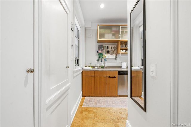 37-28 80th Street 31, Jackson Heights, NY 11372