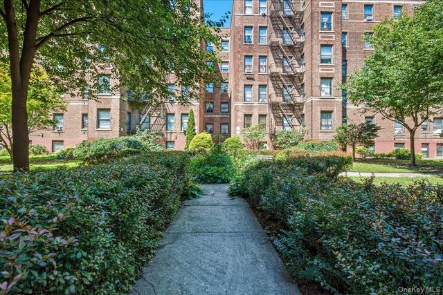 37-28 80th Street 31, Jackson Heights, NY 11372