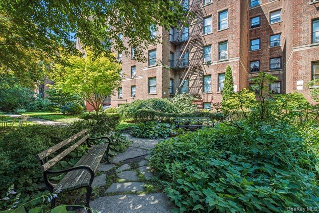 37-28 80th Street 31, Jackson Heights, NY 11372