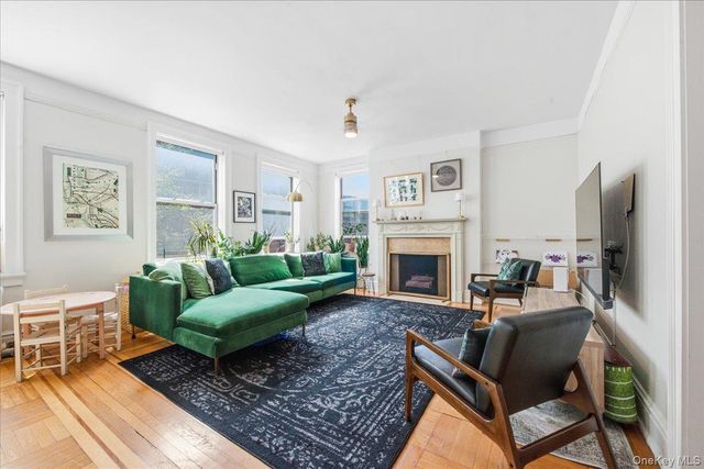 37-28 80th Street 31, Jackson Heights, NY 11372