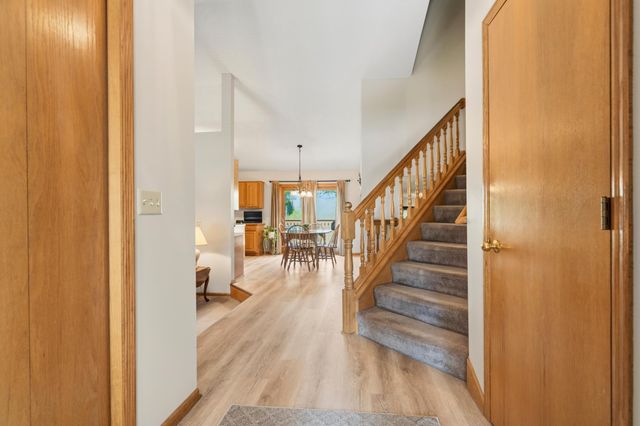 2537 Southcrest Avenue E, Maplewood, MN 55119