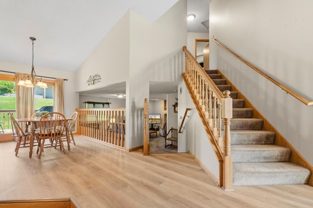 2537 Southcrest Avenue E, Maplewood, MN 55119