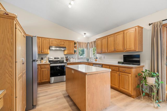 2537 Southcrest Avenue E, Maplewood, MN 55119