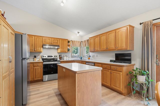 2537 Southcrest Avenue E, Maplewood, MN 55119