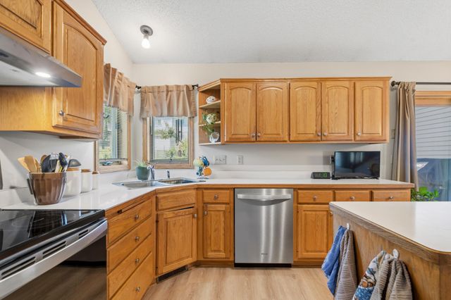 2537 Southcrest Avenue E, Maplewood, MN 55119
