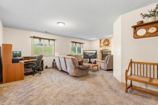 2537 Southcrest Avenue E, Maplewood, MN 55119