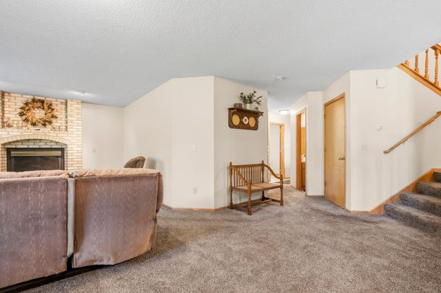 2537 Southcrest Avenue E, Maplewood, MN 55119