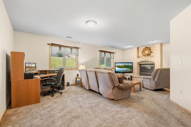 2537 Southcrest Avenue E, Maplewood, MN 55119