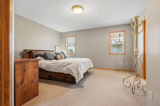 2537 Southcrest Avenue E, Maplewood, MN 55119