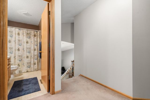 2537 Southcrest Avenue E, Maplewood, MN 55119