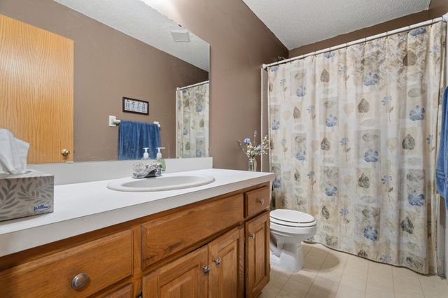 2537 Southcrest Avenue E, Maplewood, MN 55119