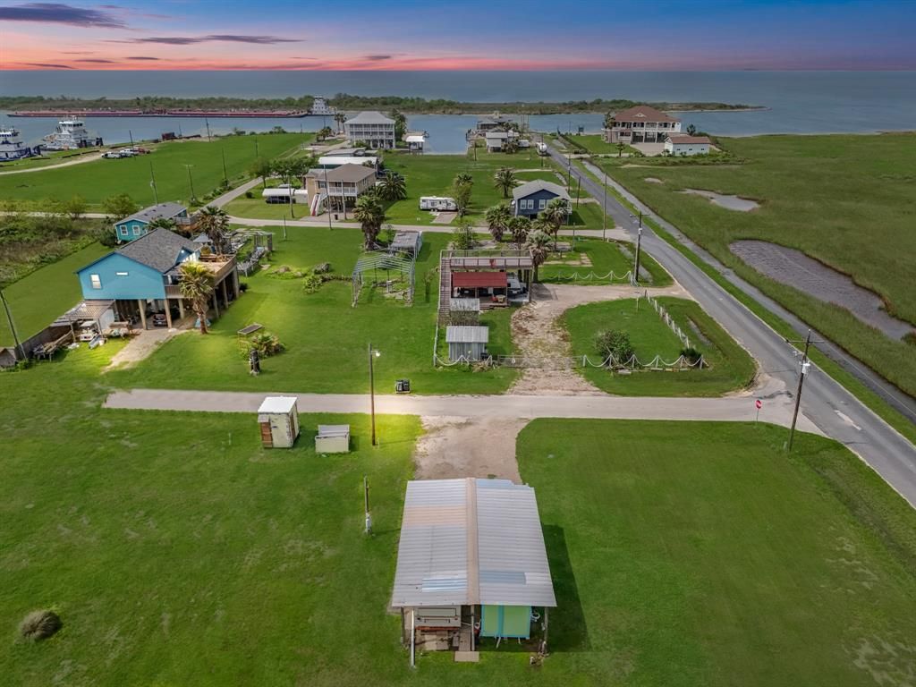 4123 Bush Road, Port Bolivar, TX 77650