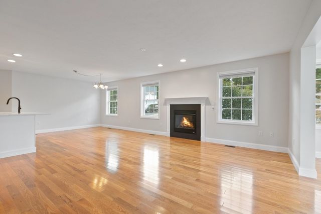 50 Hollow Ridge Drive, Nashua, NH 03062