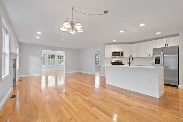 50 Hollow Ridge Drive, Nashua, NH 03062