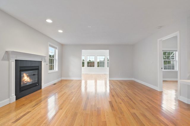 50 Hollow Ridge Drive, Nashua, NH 03062