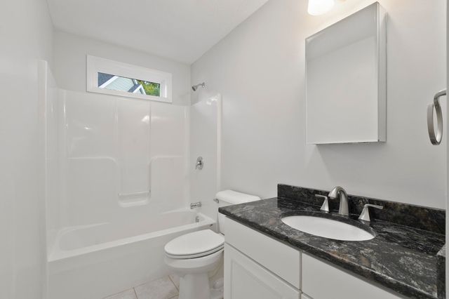 50 Hollow Ridge Drive, Nashua, NH 03062