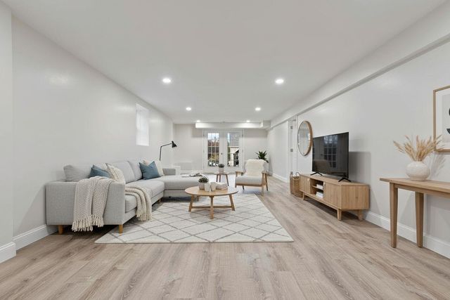 50 Hollow Ridge Drive, Nashua, NH 03062