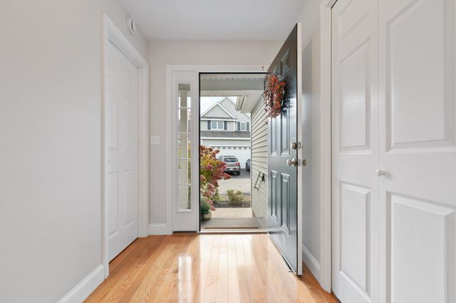 50 Hollow Ridge Drive, Nashua, NH 03062