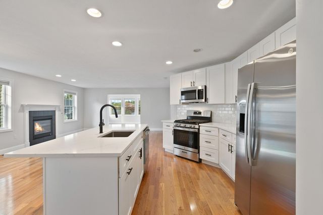 50 Hollow Ridge Drive, Nashua, NH 03062