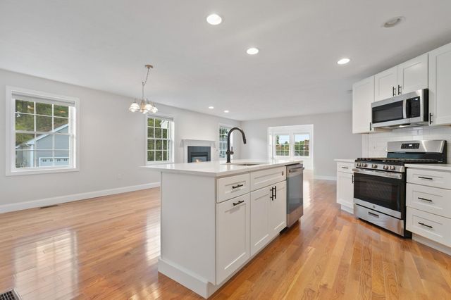 50 Hollow Ridge Drive, Nashua, NH 03062