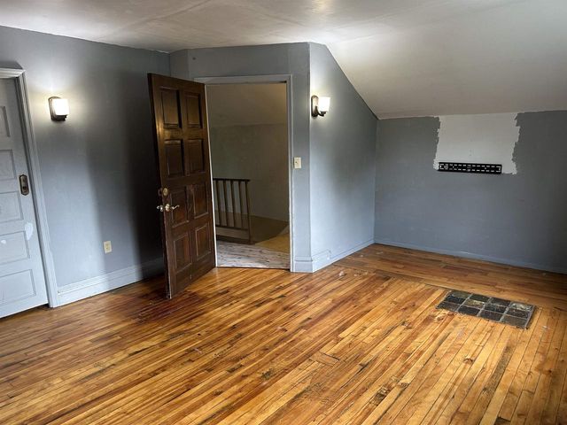 418 6th St W, Ashland, WI 54806