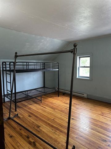 418 6th St W, Ashland, WI 54806