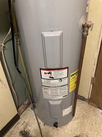 418 6th St W, Ashland, WI 54806