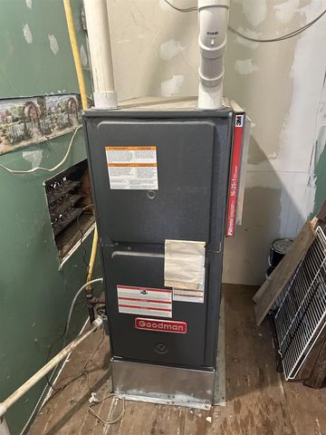 418 6th St W, Ashland, WI 54806