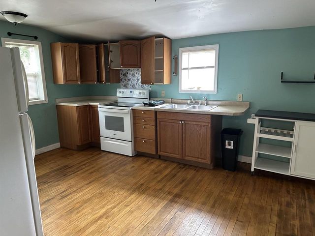 418 6th St W, Ashland, WI 54806