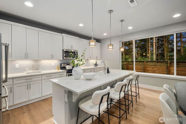 13437 Edmunds Parkway E, Bonney Lake, WA 98391