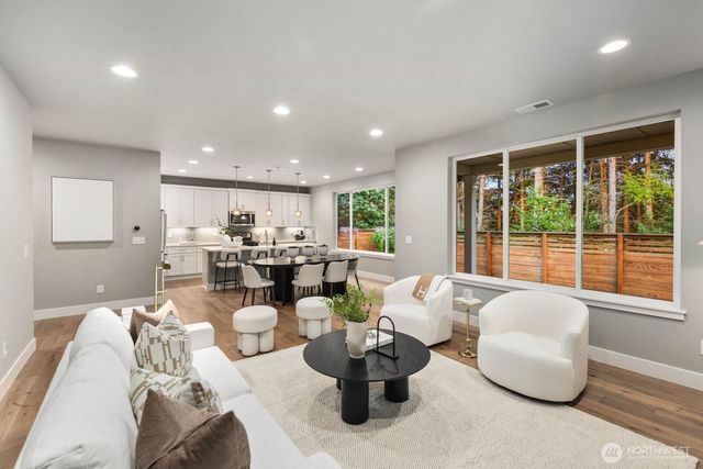 13437 Edmunds Parkway E, Bonney Lake, WA 98391