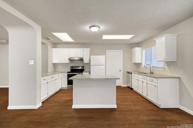 9102 Roquefort, San Antonio, TX 78250