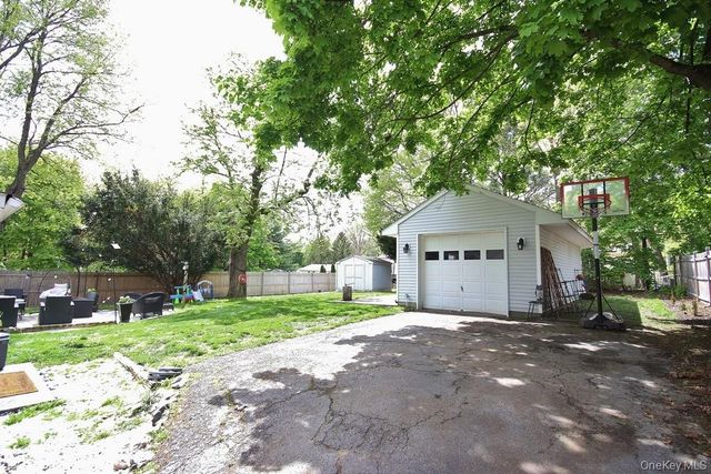 27 Cooper Drive, Monroe, NY 10950