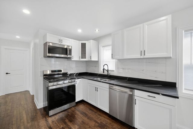7357 S MARSHFIELD Avenue, Chicago, IL 60636