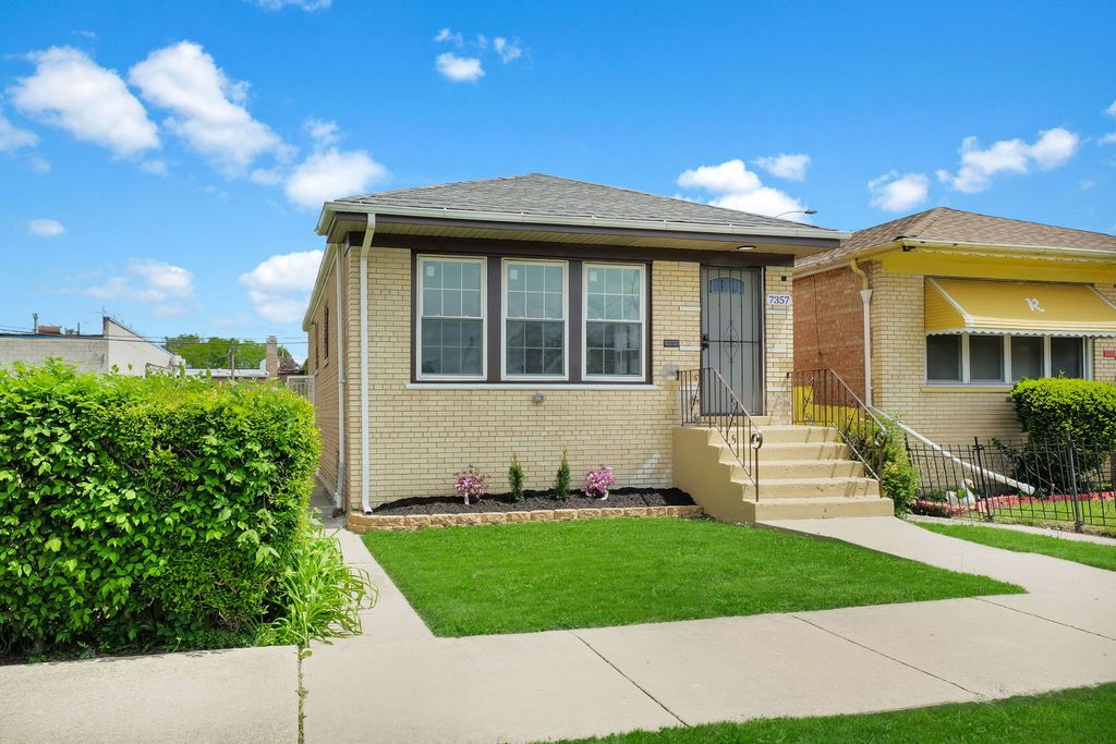 7357 S MARSHFIELD Avenue, Chicago, IL 60636