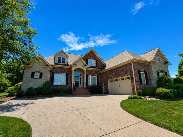 1002 Fall Creek Ct, Spring Hill, TN 37174