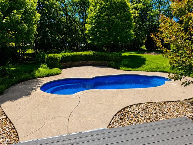 1002 Fall Creek Ct, Spring Hill, TN 37174