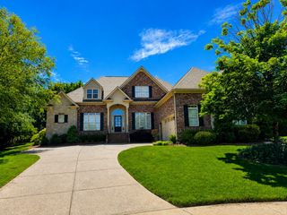 1002 Fall Creek Ct, Spring Hill, TN 37174