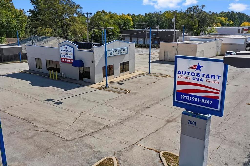 7601 Metcalf Avenue, Overland Park, KS 66204