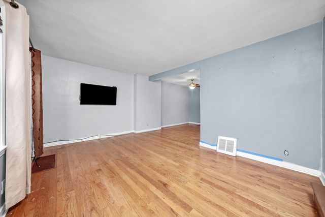 6404 S Lockwood Avenue, Chicago, IL 60638
