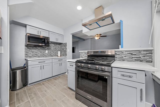 6404 S Lockwood Avenue, Chicago, IL 60638