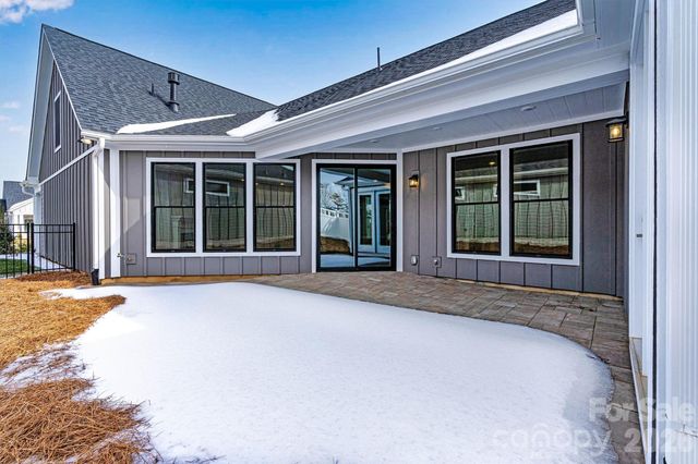 235 Alenda Lux Circle, Mooresville, NC 28115