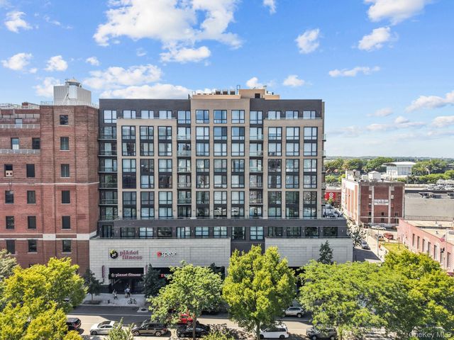 107-06 Queens Boulevard 10E, Forest Hills, NY 11375