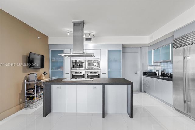 18201 Collins Ave 709, Sunny Isles Beach, FL 33160