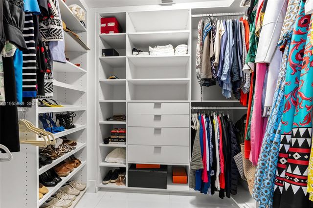 18201 Collins Ave 709, Sunny Isles Beach, FL 33160