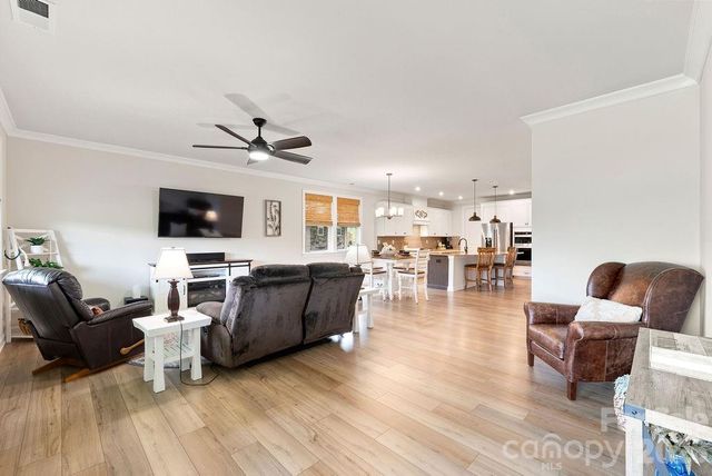9427 Liberty Hill Drive, Charlotte, NC 28227