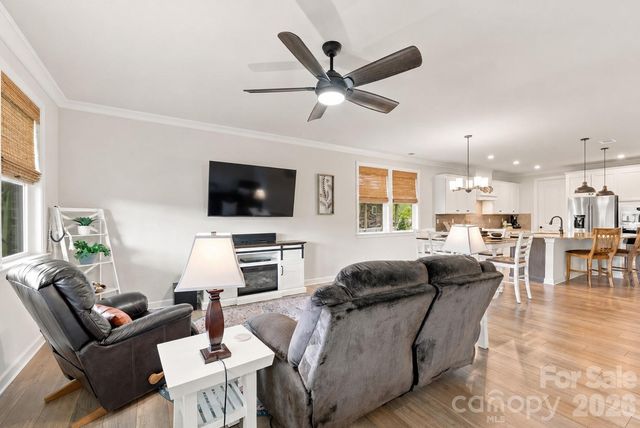 9427 Liberty Hill Drive, Charlotte, NC 28227