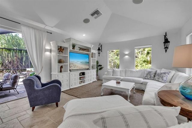 1215 Imperial DR 60, Naples, FL 34110