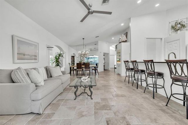 1215 Imperial DR 60, Naples, FL 34110