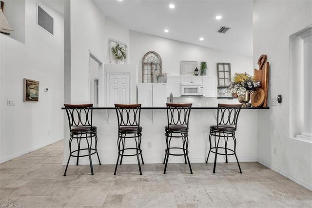 1215 Imperial DR 60, Naples, FL 34110